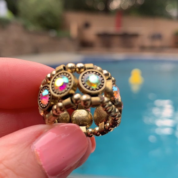 New Gold Tone w/ aurora borealis crystal ring - Picture 2 of 4